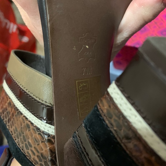 Tory Burch wedges size 7 - Picture 5 of 6